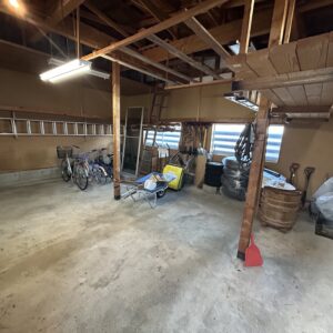 車庫内部 車庫内部